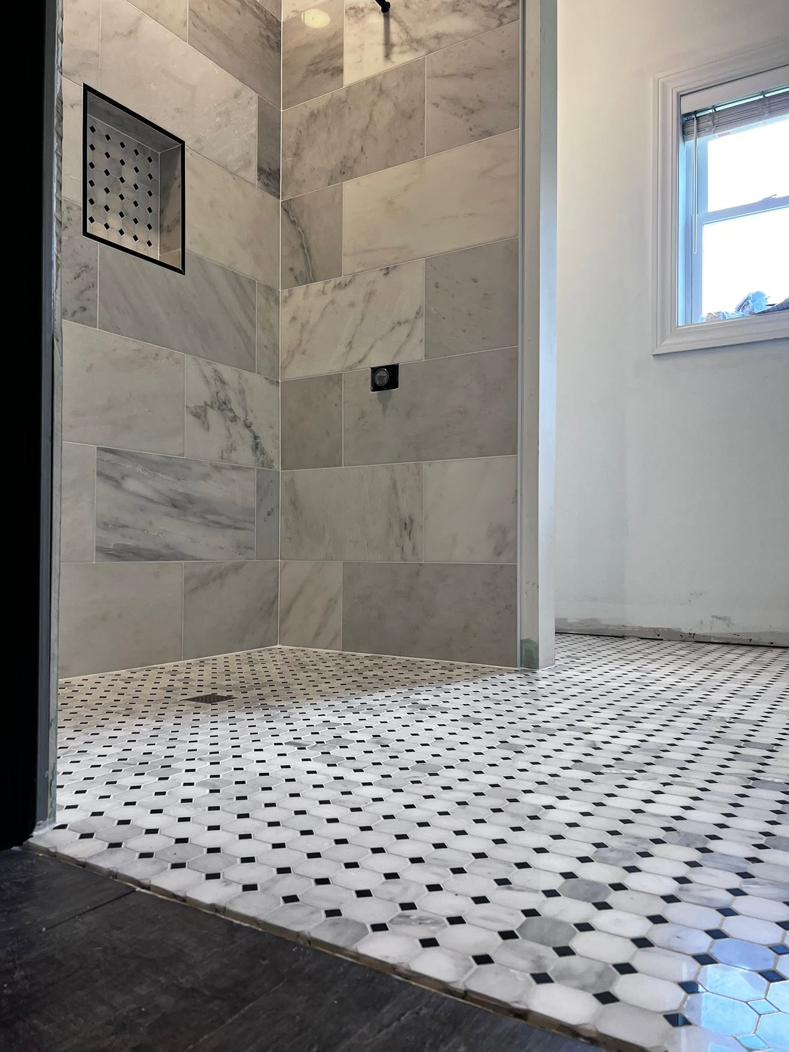 How to Choose the Right Tile for Your Cincinnati Bathroom